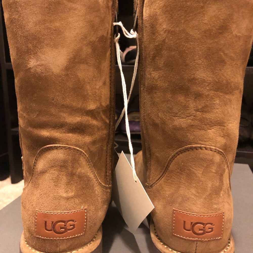 Brand new UGGs Abree short bruno w/tags& box